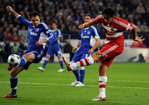 欧文快攻压哨上篮，全场沸腾（欧文压哨快攻上篮引爆全场）