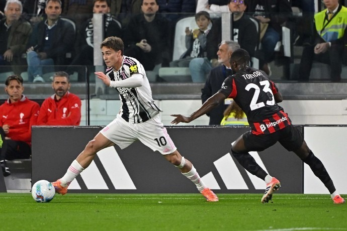 欧洲足球专家称赞瓦尔迪：他完美契合克雷莫内塞，能踢到41岁（欧足专家盛赞瓦尔迪：与克雷莫内塞天作之合，有望踢到41岁）