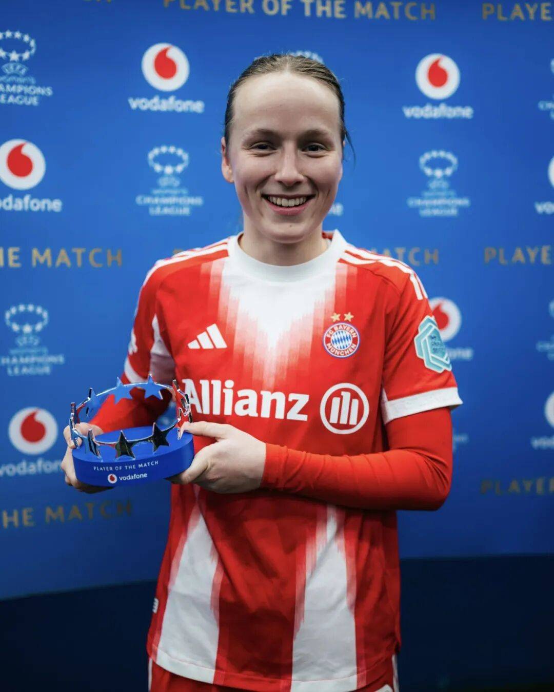 英超：曼联3-0大胜纽卡斯尔（英超战报：曼联3比0完胜纽卡斯尔）