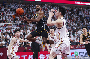 沙特联半场：杰森中柱，两队合计2脚射正，费哈0-0哈森姆（沙特联半场战况：费哈0-0哈森姆，杰森中柱，双方仅2次射正）