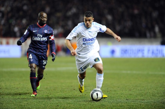 意媒：黄潜考虑买断那不勒斯租将拉法-马林，皇马握有回购权（意媒：比利亚雷亚尔考虑买断租借自那不勒斯的拉法-马林，皇马拥有回购权）