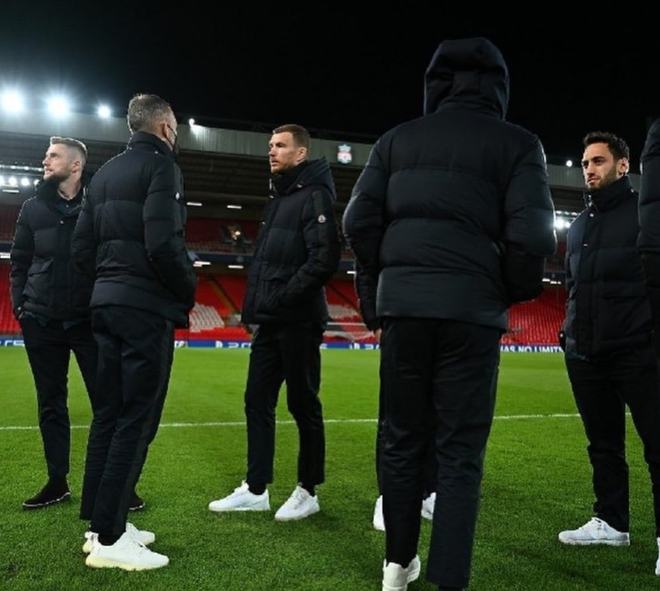 今天是北京时间2025年11月30日星期日,欢迎收看早报！（北京时间2025年11月30日周日，早报与您相约！）