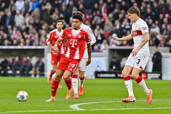 英超将迎第42次首尾对决，此前榜首球队30胜7平4负（英超第42次榜首对阵垫底将上演：领头羊过往战绩30胜7平4负）