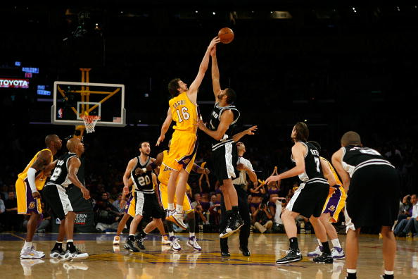 国乒五连胜毫无悬念，孙颖莎短暂挂靴，王曼昱挑大梁（国乒五战全胜无悬念，孙颖莎暂别赛场，王曼昱挑起重担）