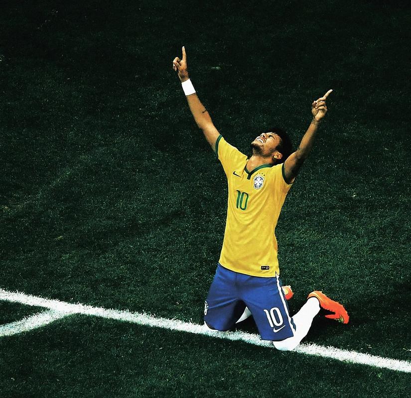 辽超总决赛：大连队4-0本溪队夺冠，王宏有、王跃皓分别双响（辽超总决赛大连4-0完胜本溪捧杯 王宏有与王跃皓各梅开二度）