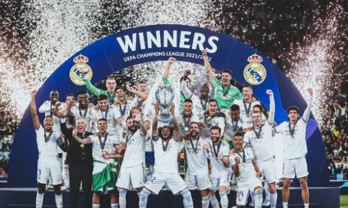 埃基蒂克：我将萨拉赫视为榜样，与他并肩作战令人荣幸（埃基蒂克称萨拉赫为榜样 与其并肩作战倍感荣幸）